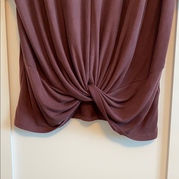 Lucky brand Ruched tshirt. - Picture 4 of 5